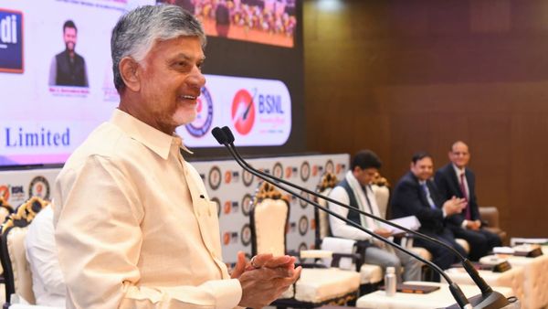 బీఎస్‌ఎన్‌ఎల్‌ శక్తివంతమైన సంస్థ.. 4జీ సేవల ప్రారంభోత్సవంలో సీఎం చంద్రబాబు !!