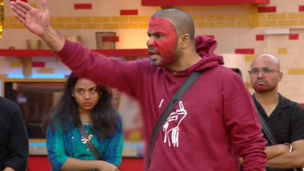  Bigg Boss 9 : నీకు పిచ్చి  పరాకాష్టకు చేరింది భయ్యా..!