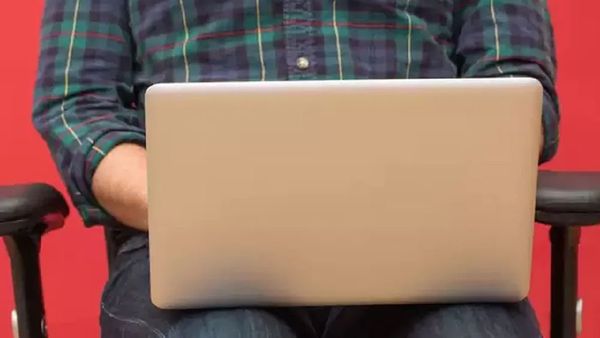 ల్యాప్‌టాప్ ఒడిలో పెట్టుకుని వాడితే మీ సంసారం బుగ్గిపాలే ..!