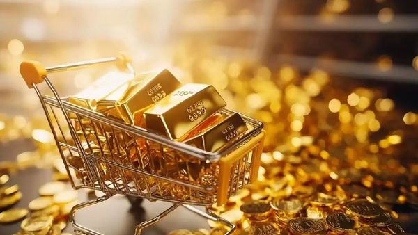   బంగారం కొనాలనే ఆలోచనే చేయకండి ప్లీజ్..!