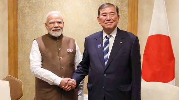 దిగిపోతున్న జపాన్ పీఎం- మోదీ వెళ్లొచ్చాక..!!