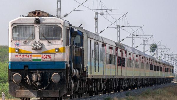 చర్లపల్లి నుంచి ప్రత్యేక రైళ్లు- హాల్ట్ స్టేషన్లు