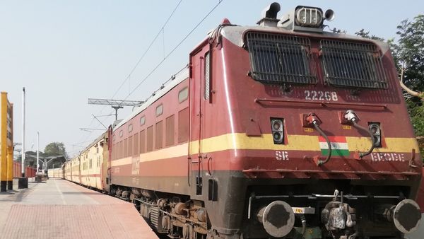 ప్రత్యేక రైళ్లు- ఏపీలో హాల్ట్ స్టేషన్లు