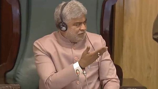 ఫిరాయింపు ఎమ్మెల్యేలపై స్పీకర్ ఊహించని ట్విస్ట్, ఇక..!!