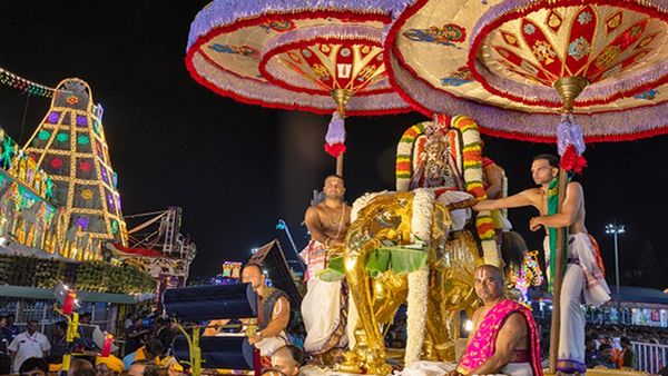 తిరుమలలో స్వర్ణరథోత్సవం నాడు
