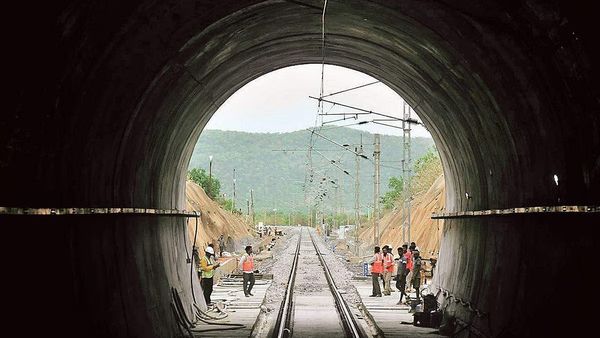 దక్షిణాదిలోనే తొలిగా రూ.470 కోట్లతో ఏపీలో పొడవైన రైల్వే సొరంగం,ఆ జిల్లాలకు వరం!
