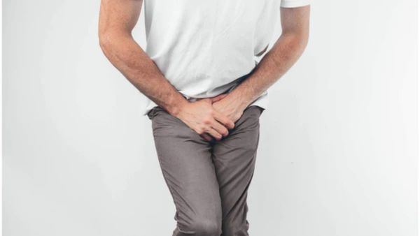 మూత్రం నుంచి దుర్వాసన వస్తుందా..? మూత్రం లీకేజీ అవుతుందా..?