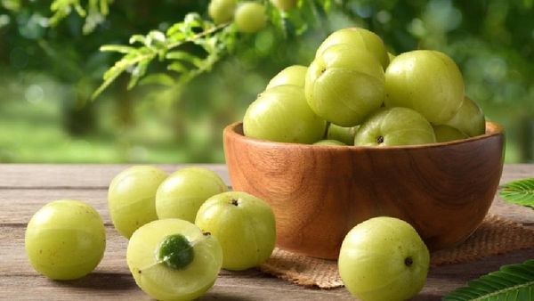 ఉసిరి మంచిదే కానీ వీరు అసలే తినొద్దు.. జాగ్రత్త!
