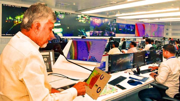 అధికారులకు చంద్రబాబు కీలక టాస్క్ -నేరుగా ప్రభావిత ప్రాంతాల్లో..!!