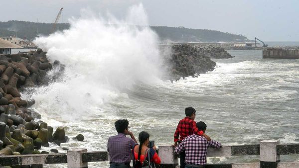  దూసుకొస్తున్న తుఫాను, నాలుగు రోజులు ఈ జిల్లాల్లో అతి భారీ వర్షాలు..!!
