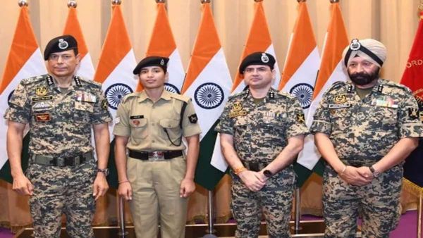 రికార్డు సృష్టించిన BSF కానిస్టేబుల్ శివాని: చేరిన 5 నెలల్లోనే హెడ్ కానిస్టేబుల్‌గా ప్రమోషన్!