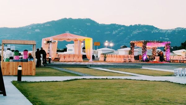 డెస్టినేషన్ వెడ్డింగ్ కు అడ్డాగా తెలంగాణ.. ఈ అడవుల్లో వెడ్డింగ్ కేంద్రాలు..