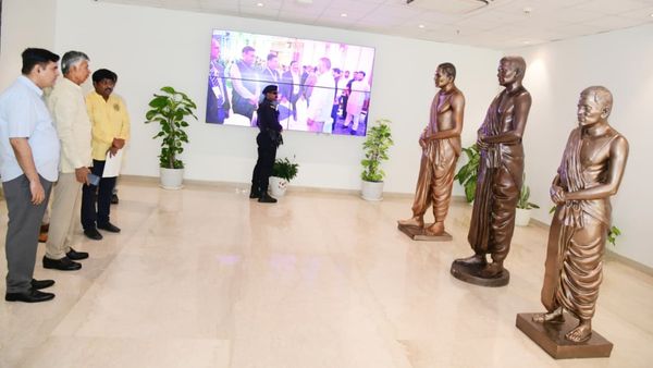 అమరావతిలో పొట్టి శ్రీరాములు స్మృతి వనం.. నమూనాలను పరిశీలించిన సీఎం చంద్రబాబు