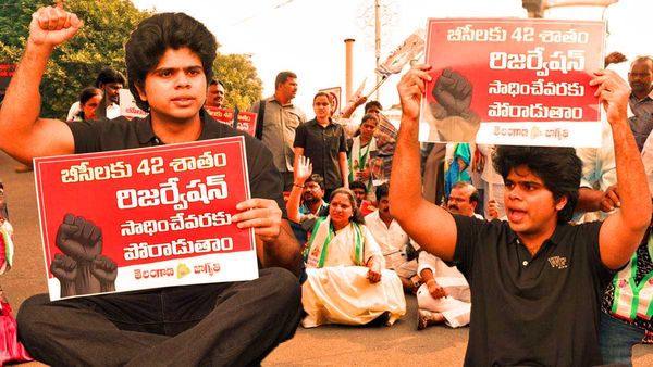 కవిత వారసుడు పొలిటికల్ ఎంట్రీ, తల్లితో కలిసి..!!