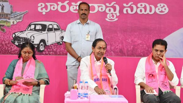 గౌరవనీయ కేసీఆర్ గారు.. దుప్పటి మడతపెట్టి వచ్చారే!!