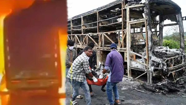 కర్నూలు బస్సు ప్రమాదం వెనుక, పేలిన మొబైల్‌ ఫోన్లతోనే -ఒక్కసారిగా..!!