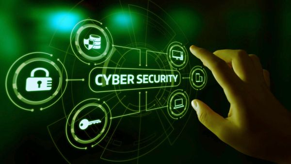 విద్యార్ధులకు గోల్డెన్ ఛాన్స్.. సైబర్‌ సెక్యురిటీలో ఫ్రీ టైనింగ్‌ !!