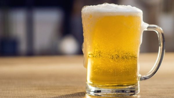 ఏపీలో బీర్లు కూడా కల్తీనే .. వీడియో వైరల్