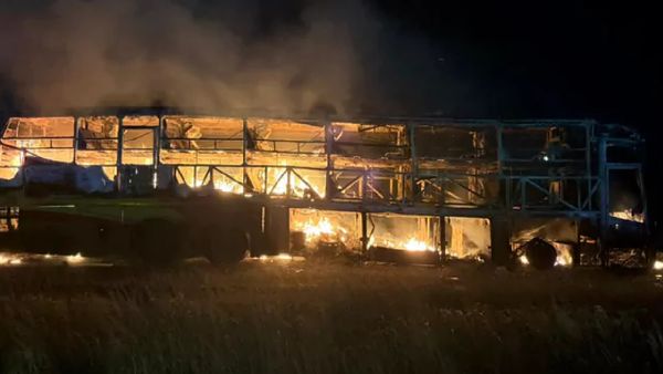 ప్రైవేట్‌ ట్రావెల్స్‌ బస్సులో అగ్ని ప్రమాదం.. 20 మందికి పైగా మృతి!