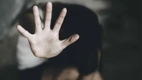 12 ఏళ్ల కూతురిపై తండ్రి అఘాయిత్యం.. ఏపీలో దారుణం !!