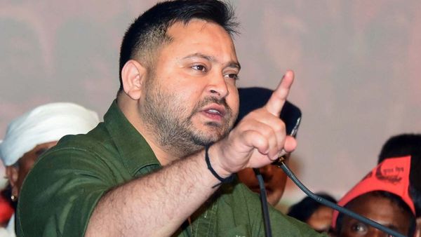 ఆర్జేడీ బిగ్ షాక్.. ఇద్దరు ఎమ్మెల్యేలు, ఒక ఎమ్మెల్సీ, నలుగురు మాజీలపై వేటు !!