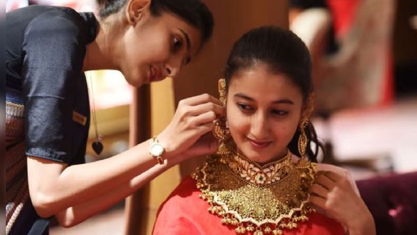  ఒక్క రోజులో  రూ. 2,700 లాభం తెచ్చి పెట్టిన బంగారం