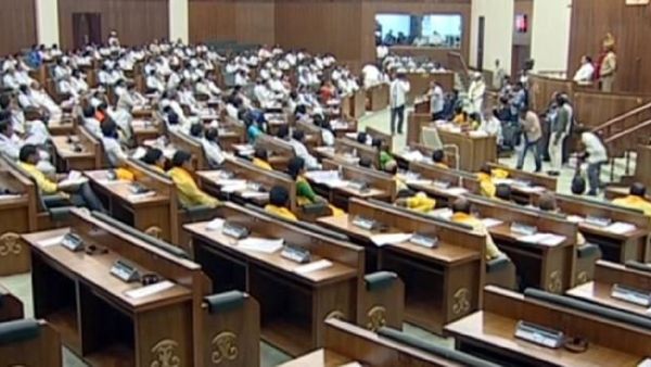 మంత్రి పదవి ఆశించి భంగపడ్డ కూటమి ఎమ్మెల్యే..అందుకేనా ఇలా..?