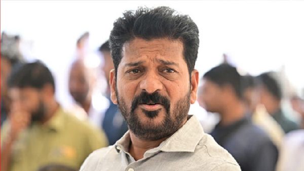 స్మార్ట్ ఫోన్లు ఉంటే..జూబ్లీహిల్స్‌లో ల్యాండ్‌ లైన్ ఫోన్ తరహా రాజకీయం చేస్తున్న కాంగ్రెస్, రేవంత్!!