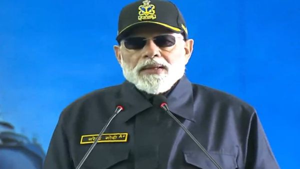 సడన్‌గా INS Vikrant పై ప్రత్యక్షం: పాకిస్తాన్ కు నిద్రలేని రాత్రులు ఇచ్చాం