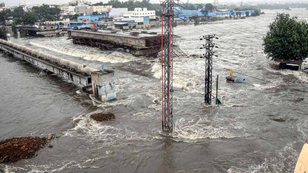  మళ్లీ ముంచుకొస్తోంది, మూడు రోజులు కుండపోతే - ఈ జిల్లాలకు బిగ్ అలర్ట్..!!