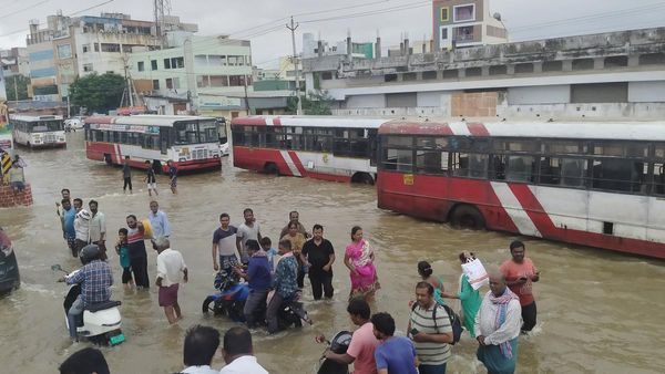  తుఫాను వేళ ఆ ప్రాంతాలకు ఆర్టీసీ బస్సుల రద్దు - కీలక సూచనలు..!!