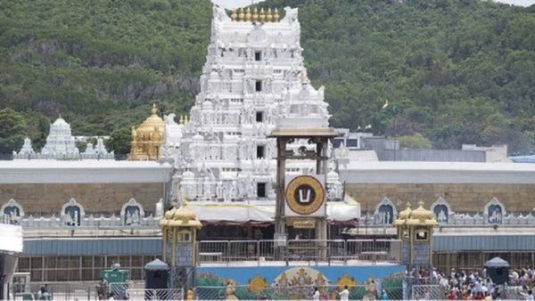 భక్తులకు టీటీడీ గమనిక- ఆ రోజున తిరుమలలో సేవలు రద్దు