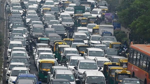 ఇకపై ఆ వాహనాలకు నో పెట్రోల్​, డీజిల్​.. ఆ రోజు నుంచే అమల్లోకి..