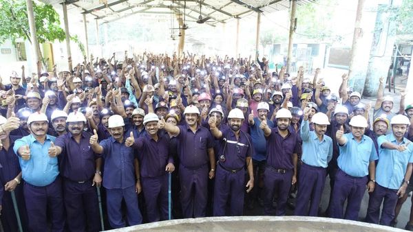 వారి ఖాతాలలో రూ.1,03,000.. దీపావళి బోనస్ తో వాళ్లకు పండుగే!