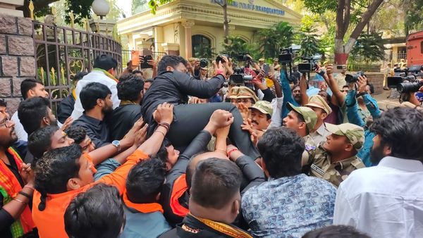 అయ్యప్ప మాలధారుల ఆగ్రహం.. డీజీపీ కార్యాలయం ముట్టడి.. ఉద్రిక్తత!