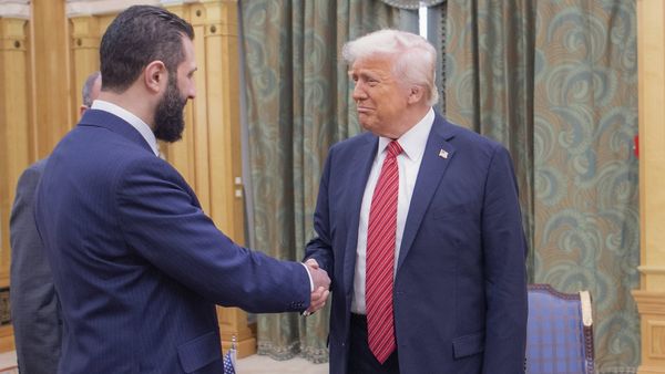 ఒకప్పుడు మోస్ట్ వాంటెడ్ టెర్రరిస్ట్: నేడు వైట్ హౌస్‌లో ట్రంప్‌తో భేటీ!