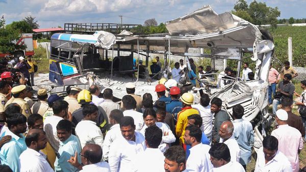 ఎమ్మెల్యే పై దాడికి యత్నం, నేతల నిలదీత.. బాధితుల ఆగ్రహావేశాలు..!!