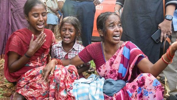 చేవెళ్ల బస్సు ప్రమాదంలో మృతులు వీళ్లే