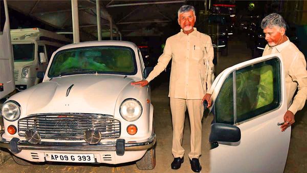 తీపి జ్ఞాపకాలు.. ఆ అంబాసిడర్ కారు ఫోటోలను షేర్ చేసిన సీఎం చంద్రబాబు
