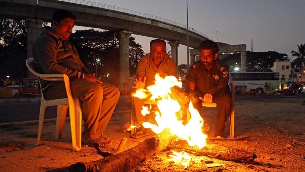 వణికిస్తున్న చలి, మరో వారం రోజులు గజగజే - జాగ్రత్తలు తీసుకోకుంటే ముప్పే..!!