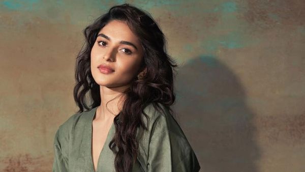 అలా మాట్లాడుతుంటే బాధగా ఉంది.. అలాంటి అమ్మాయిని కాదు !!