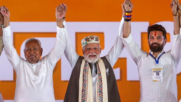 బీహార్ సీఎం పదవిపై బీజేపీ కొత్త ఫార్ములా, నితీశ్ సిద్దమేనా- కీలక మలుపు..!!