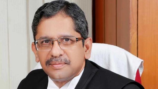 నా కుటుంబాన్ని టార్గెట్ చేసి కేసులు పెట్టారన్న మాజీ సీజేఐ..!