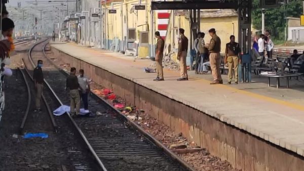 ఆగని మరణాలు.. ఉత్తర్‌ప్రదేశ్‌‌లో మరో రైలు ప్రమాదం !!