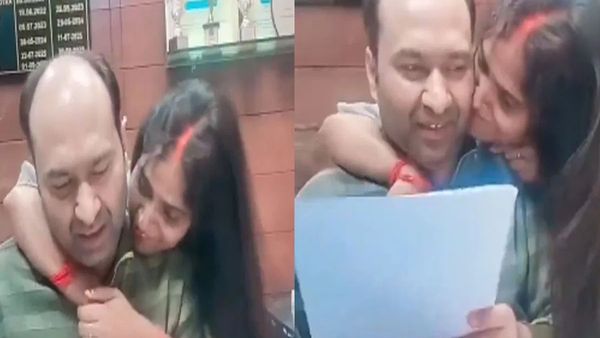 గుండు అంకుల్ .. బ్యాంకులో ఏంటా ఆ పని..!