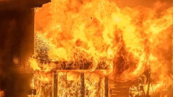 కోల్‌కతాలో భారీ అగ్ని ప్రమాదం.. రంగంలోకి 17 ఫైర్ ఇంజిన్లు !