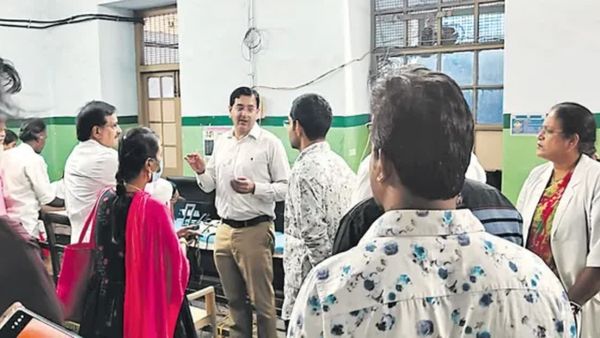 గుంటూరు జీజీహెచ్‌లో హైటెన్షన్.. రోగిలా వచ్చిన ఏపీ ఆరోగ్యశాఖ కార్యదర్శి !