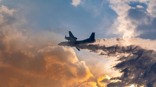 మంత్రి విమానానికి ఘోర ప్రమాదం ..నిమిషాల్లో బూడిద