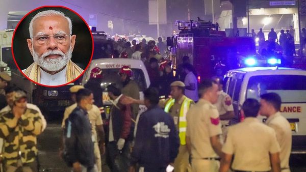 Hyundai i20 కారులోనే పేలుళ్లు