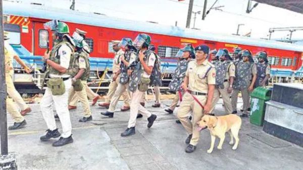 విజయవాడ,సికింద్రాబాద్ లతో సహా ఆ రైల్వేస్టేషన్లలో..